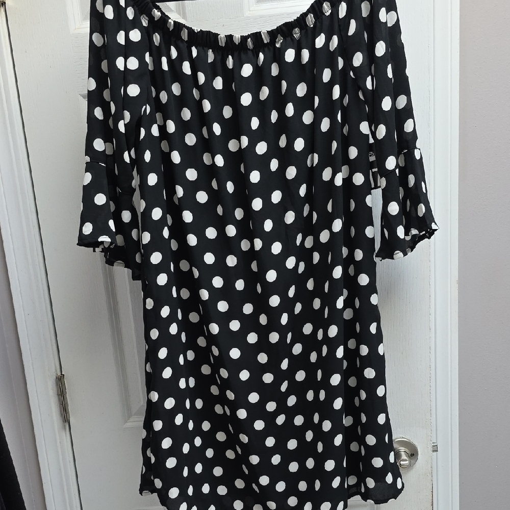 City Streets Black & White Dot Off Shoulder Dress *NWT*